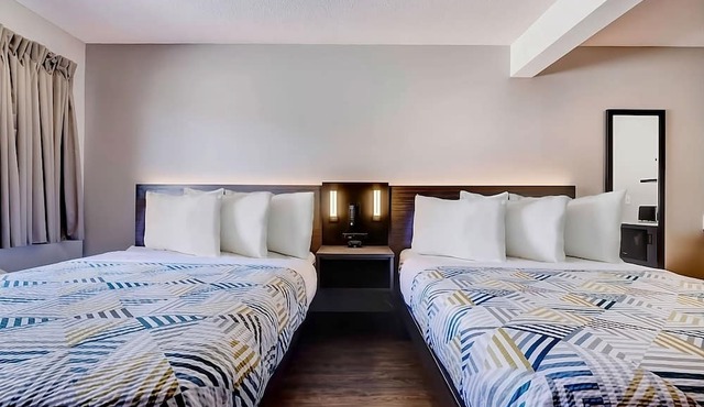 Ideal Mix of Comfort and Value! 3 Units with Free Parking, Pets are Allowed