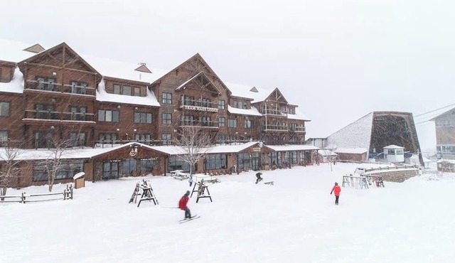 Ski-in/ski-out Jay Peak Resort condo near water park, ice skating, & hiking