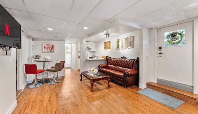 Private 3BR Suite near UBC & Beaches