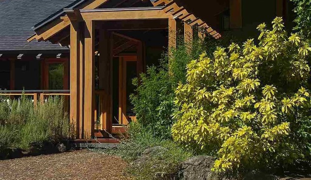 3-bedroom Craftsman house on Bowen Island, 20 minutes by ferry from Vancouver