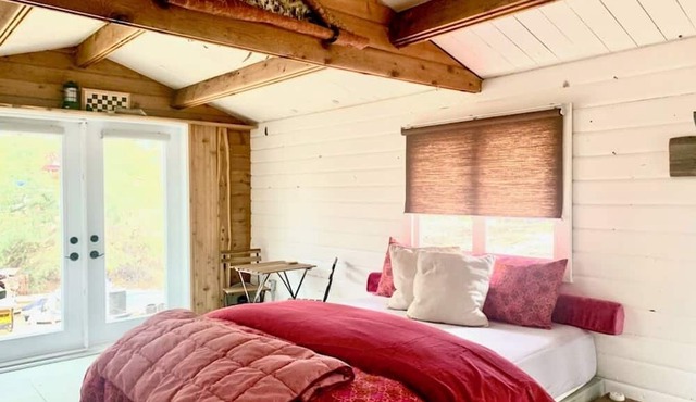 Rustic Mountain Getaway, cozy, couples, mountain views, Mount Robson and Jasper.