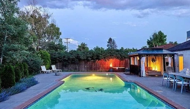 Petals at Casa Glencoe - Heated Pool!